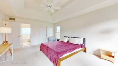 Home For Sale in Crystal Lake, Illinois