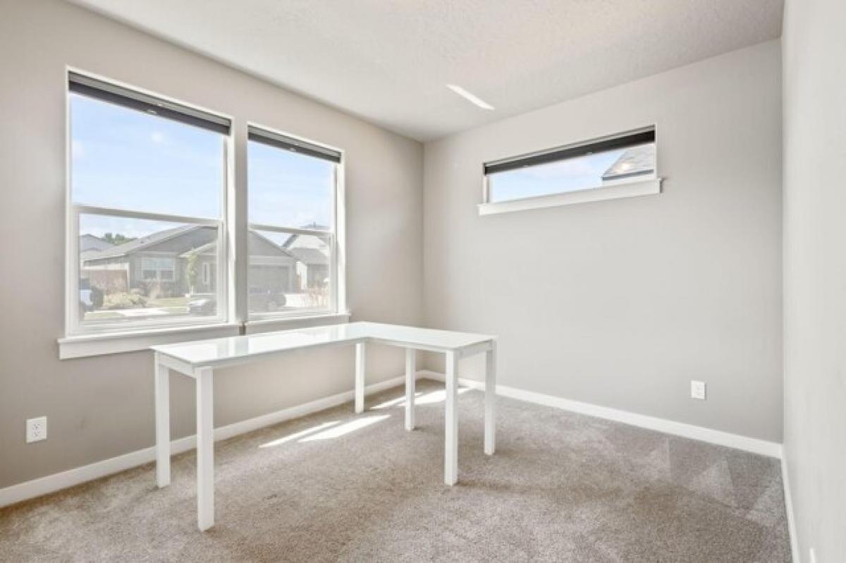 Picture of Home For Sale in Redmond, Oregon, United States