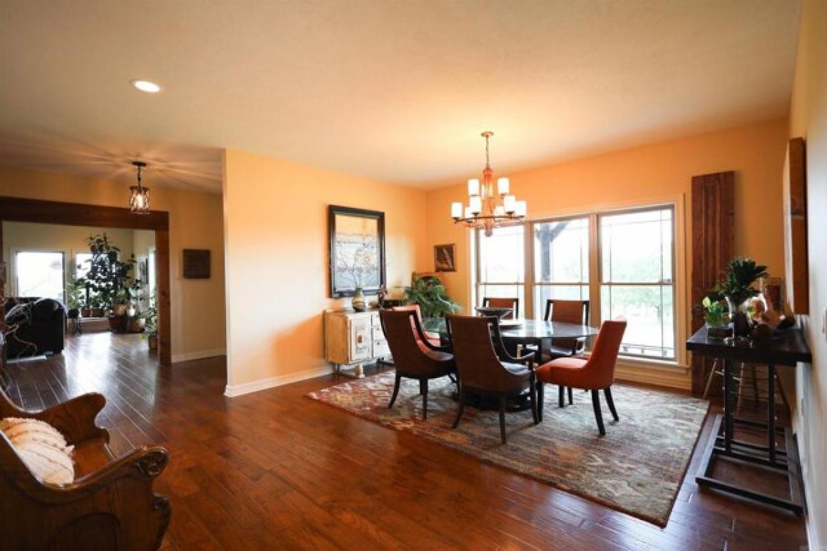 Picture of Home For Sale in Mountain Home, Arkansas, United States