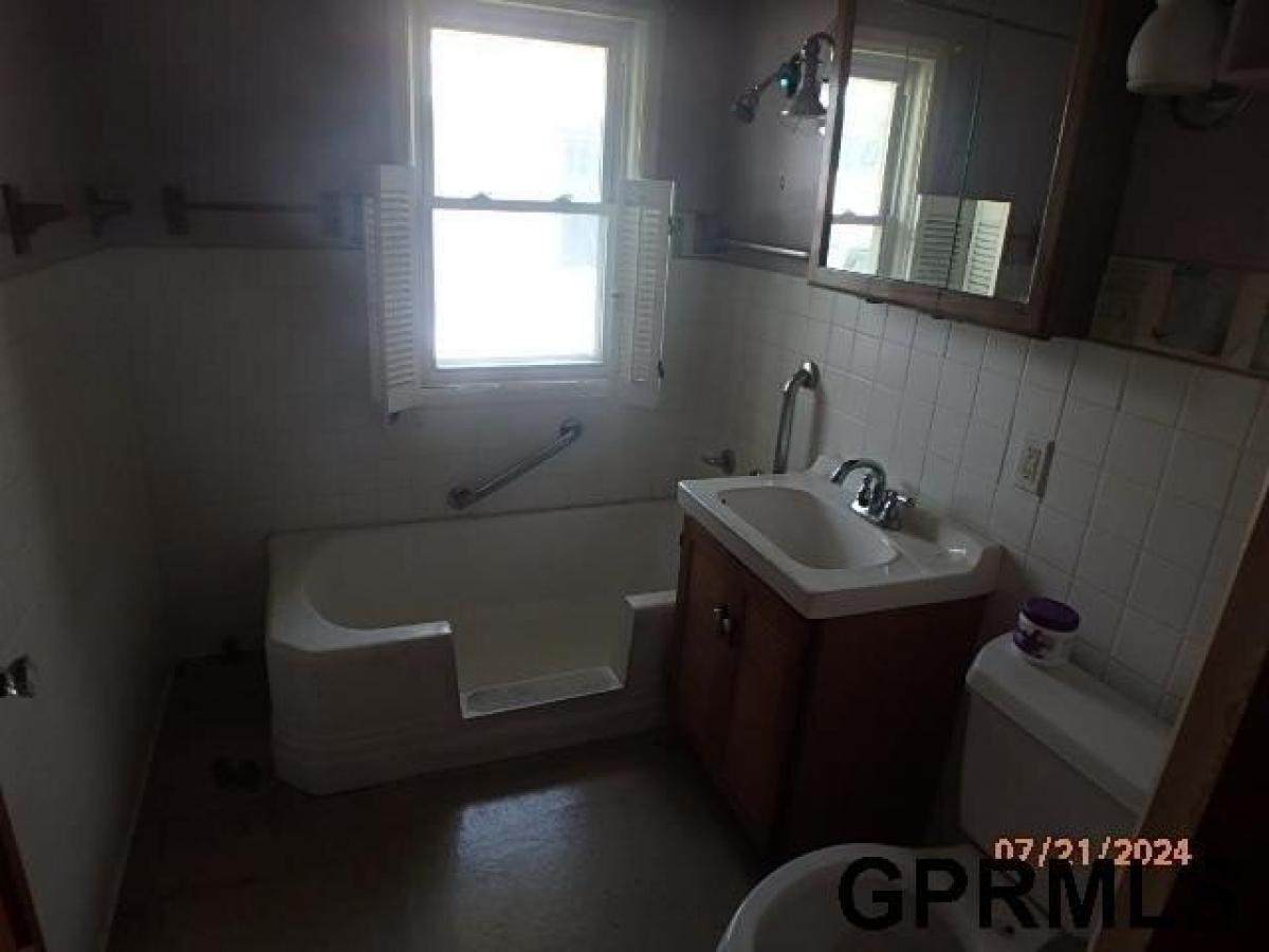 Picture of Home For Sale in Omaha, Nebraska, United States