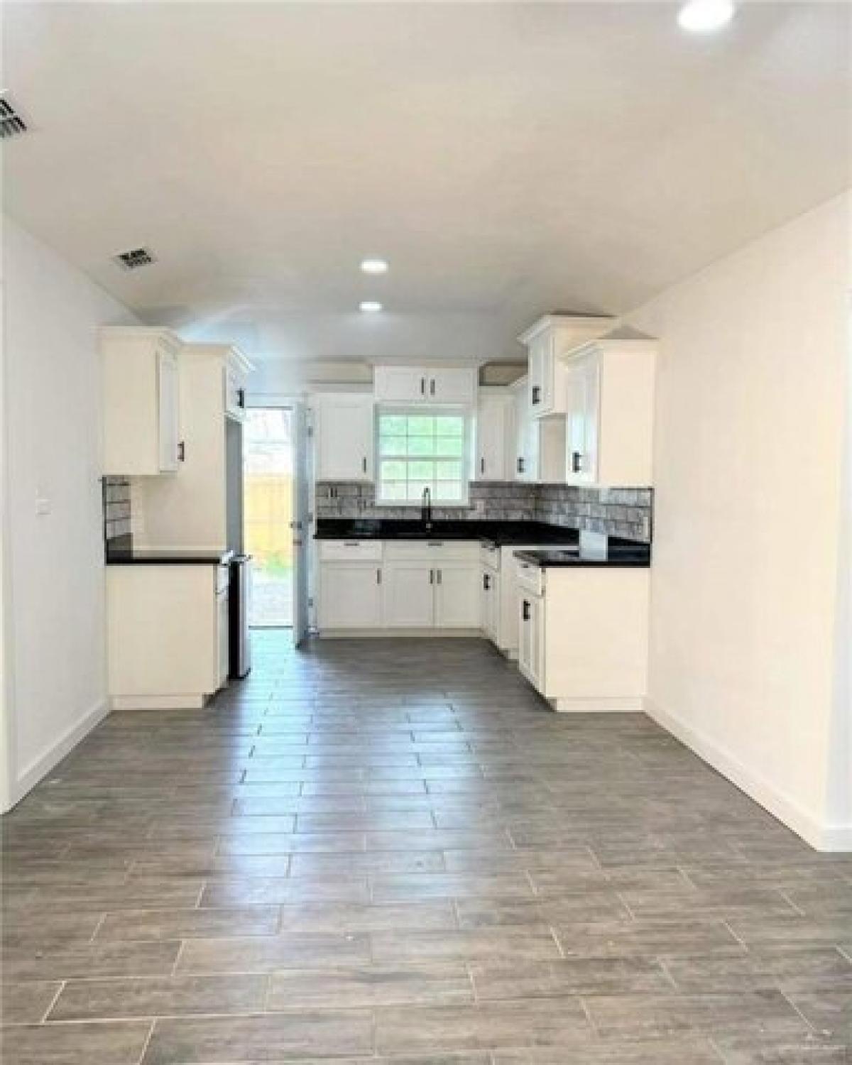 Picture of Home For Sale in McAllen, Texas, United States