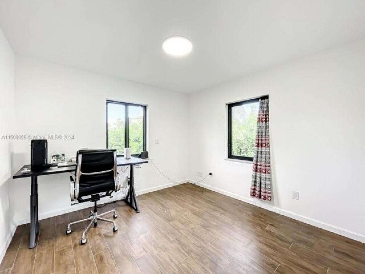 Picture of Home For Sale in North Miami Beach, Florida, United States