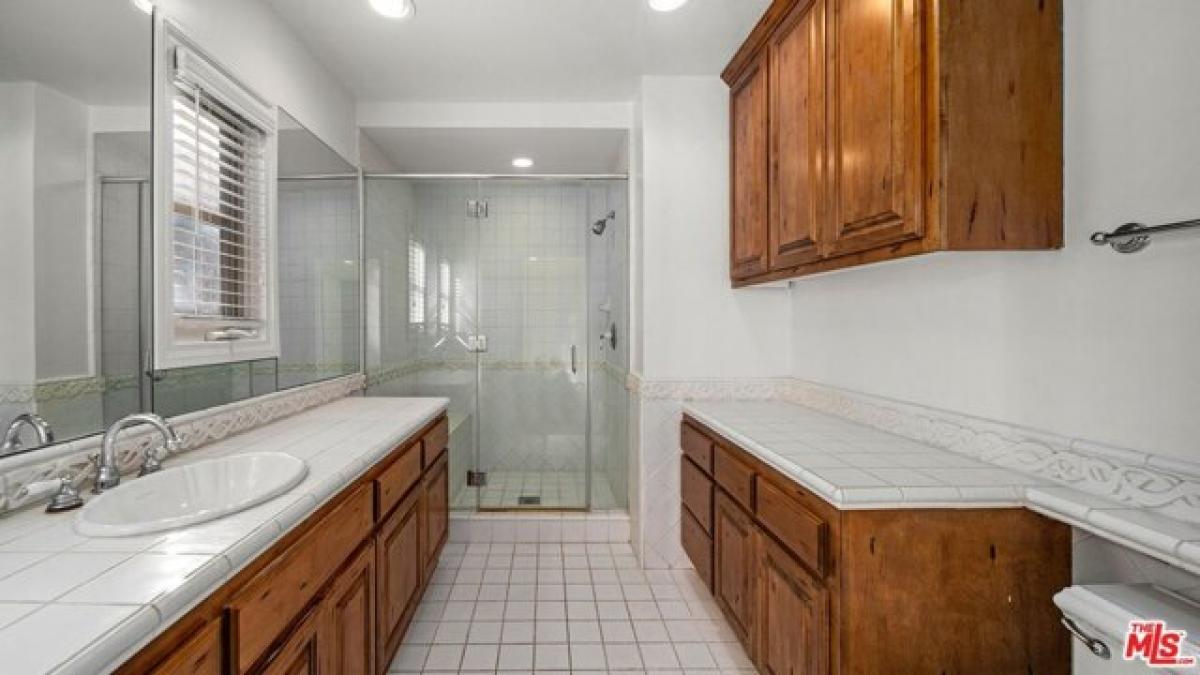 Picture of Home For Sale in Beverly Hills, California, United States