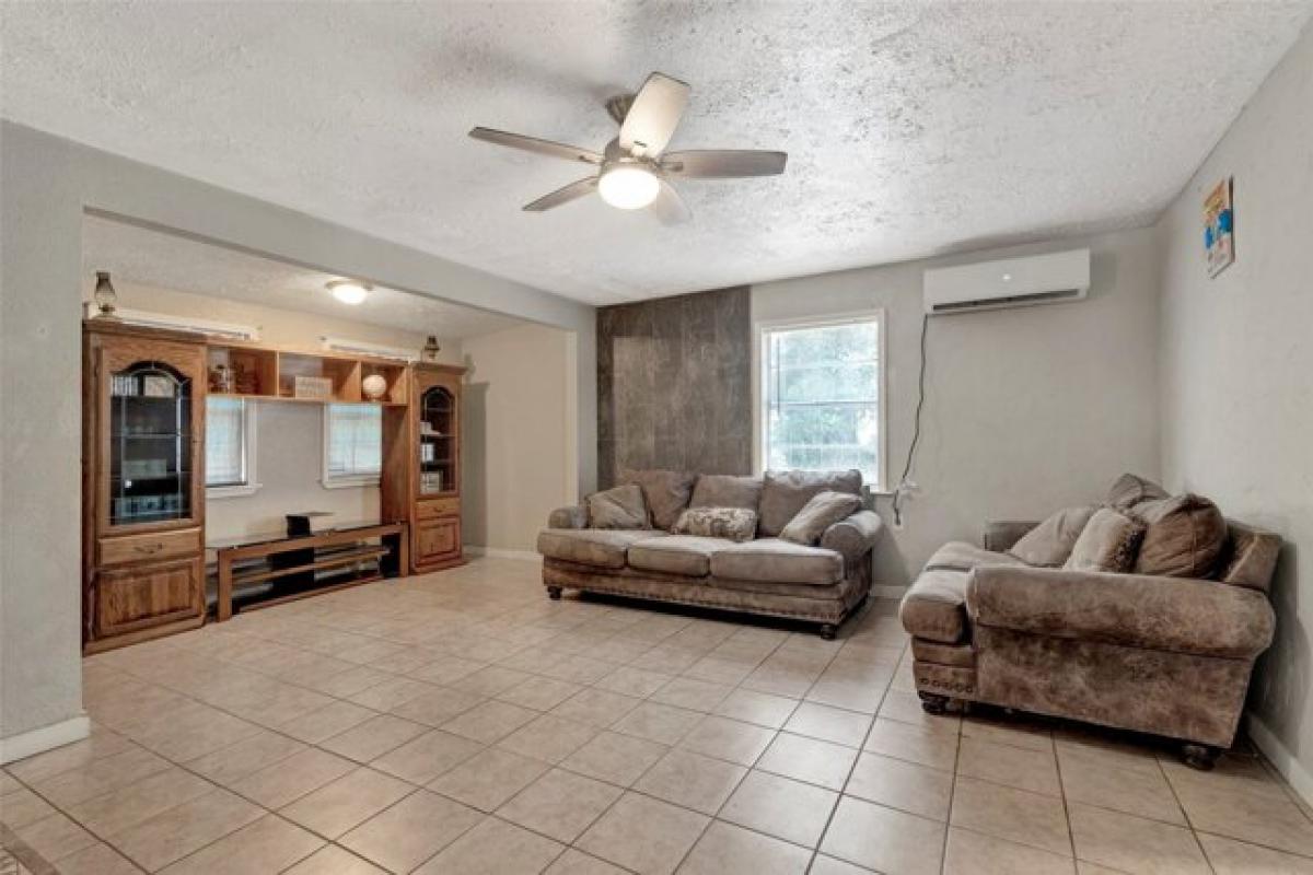 Picture of Home For Sale in Huntsville, Texas, United States