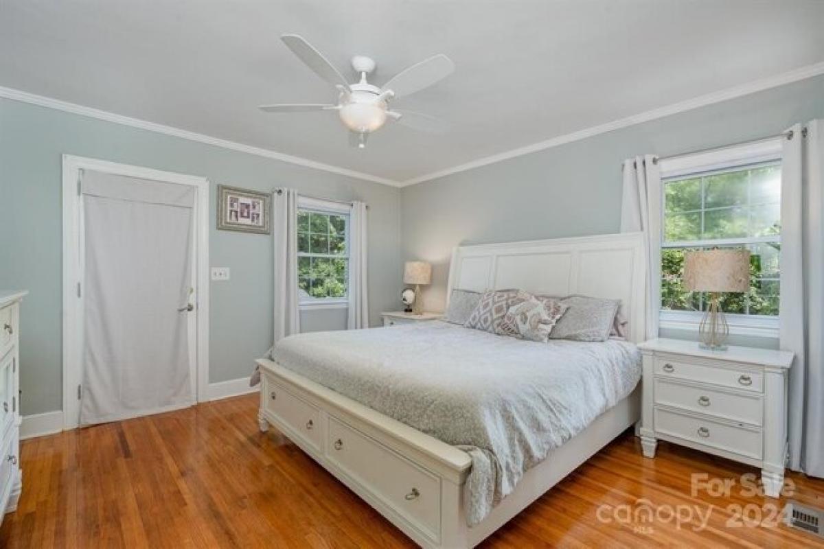 Picture of Home For Sale in Gastonia, North Carolina, United States