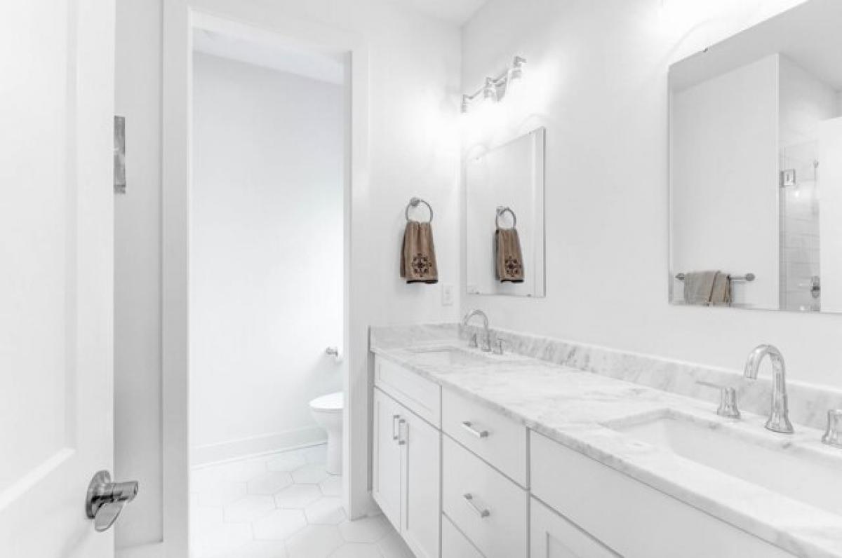 Picture of Home For Sale in Mount Pleasant, South Carolina, United States