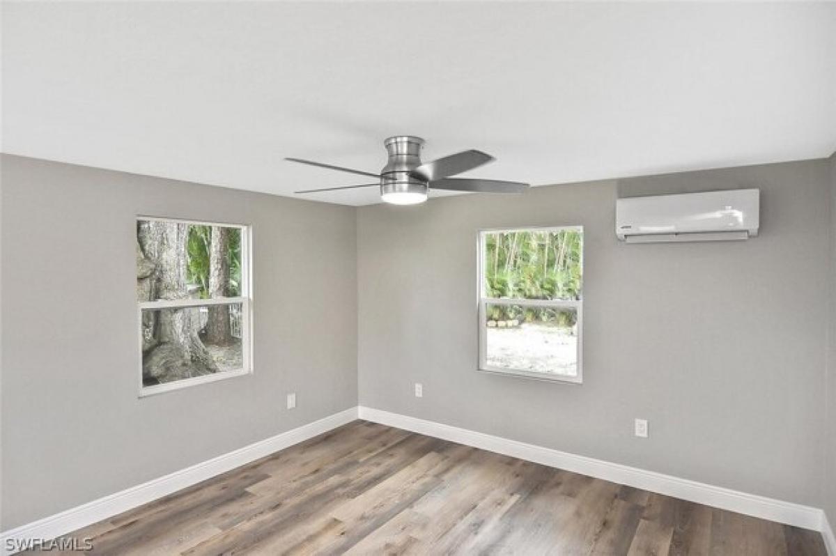 Picture of Home For Sale in North Fort Myers, Florida, United States