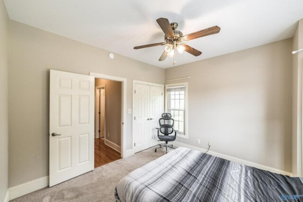 Picture of Home For Sale in Toney, Alabama, United States