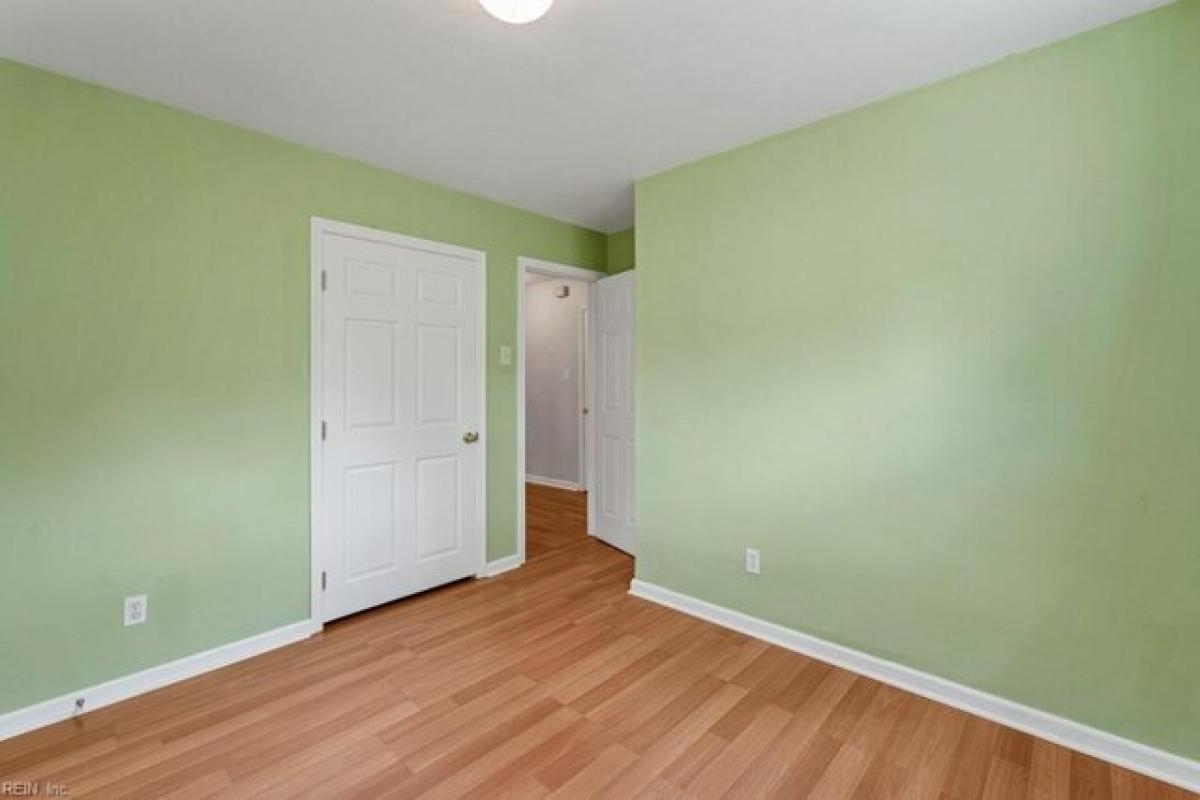 Picture of Home For Sale in Virginia Beach, Virginia, United States