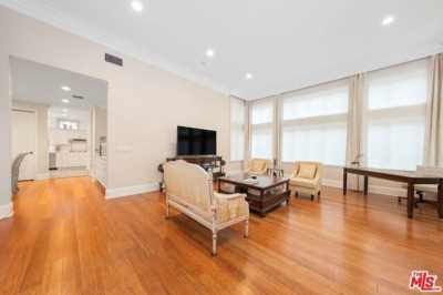 Home For Sale in Sherman Oaks, California