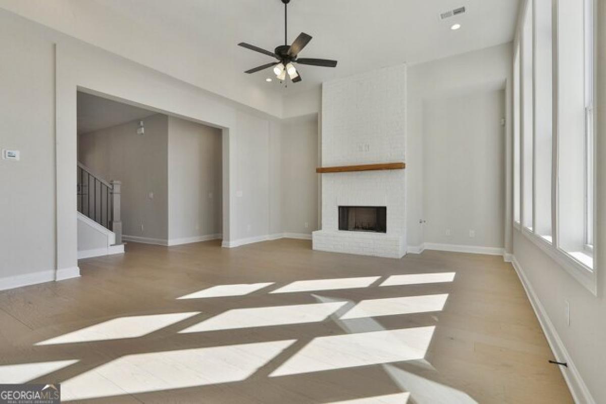 Picture of Home For Sale in Newnan, Georgia, United States