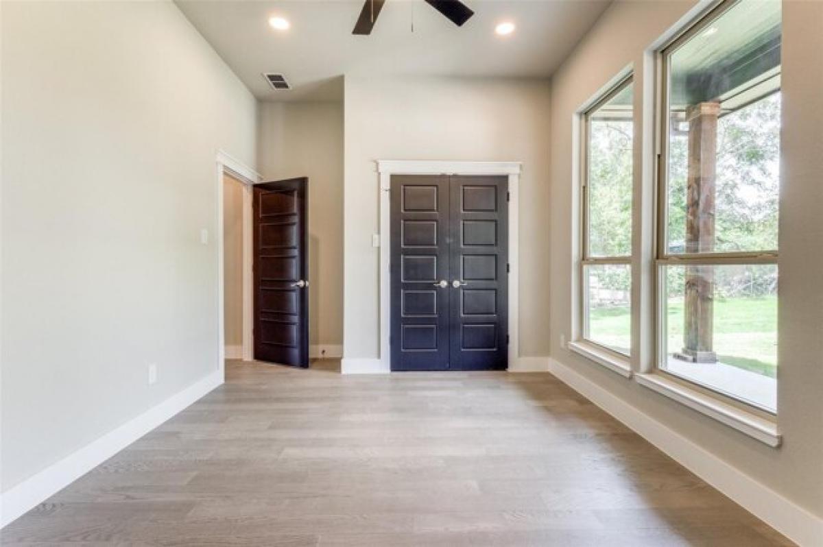 Picture of Home For Sale in Denison, Texas, United States