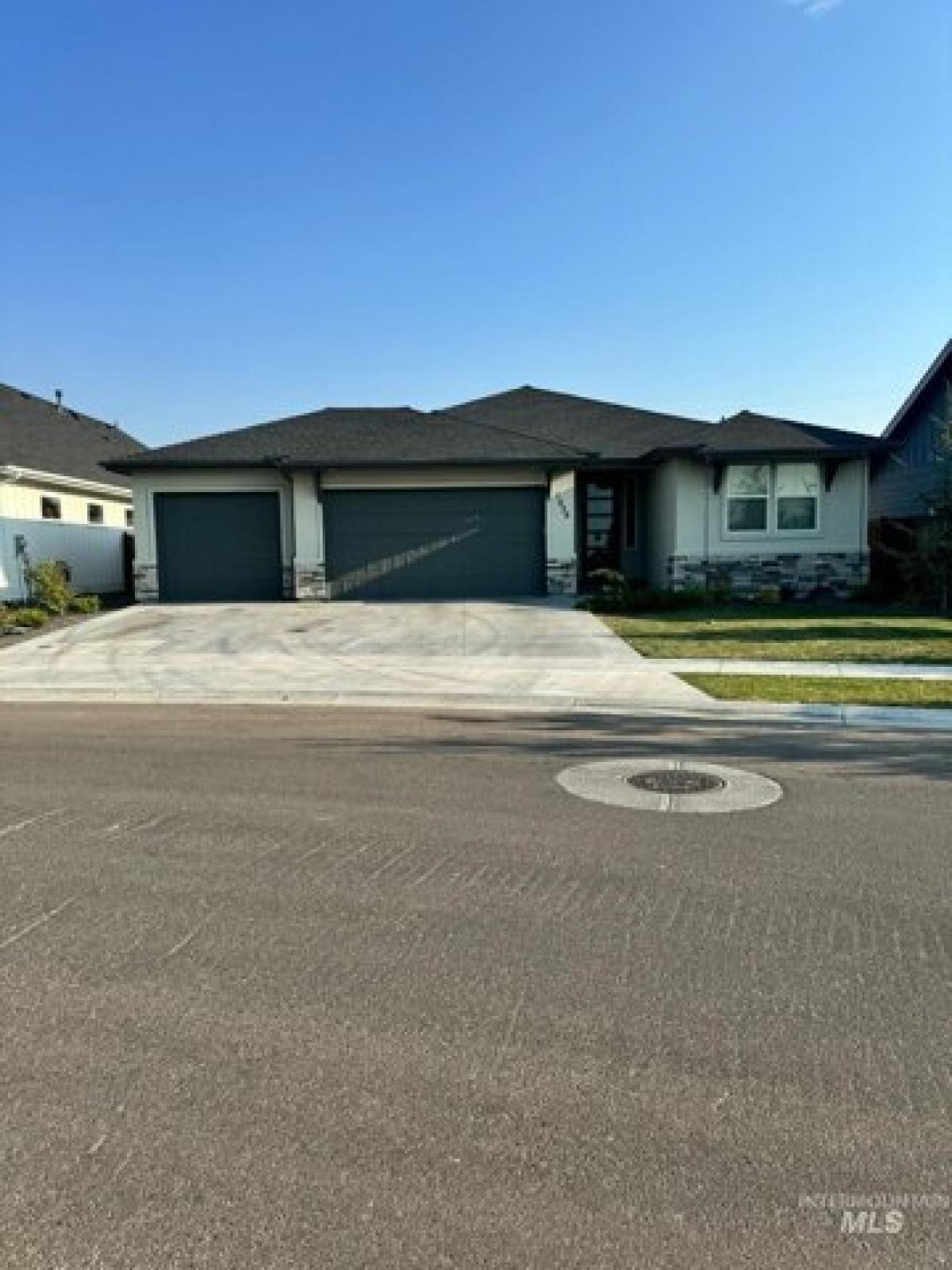 Picture of Home For Sale in Nampa, Idaho, United States