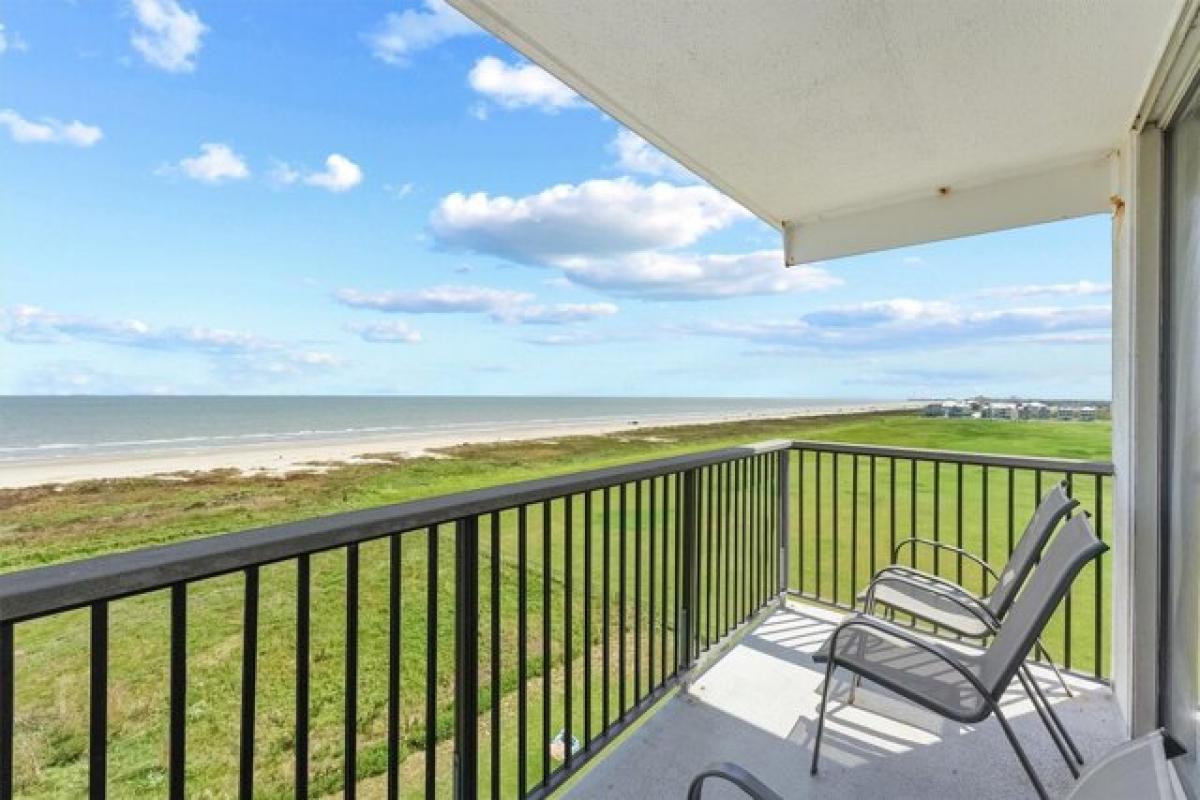 Picture of Home For Sale in Galveston, Texas, United States