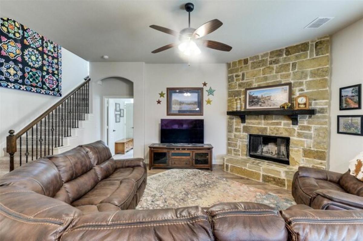 Picture of Home For Sale in Waxahachie, Texas, United States