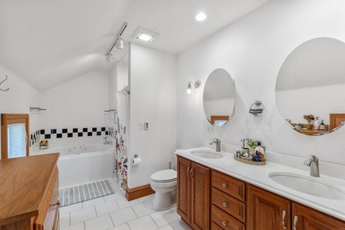 Picture of Home For Sale in Cedar Falls, Iowa, United States