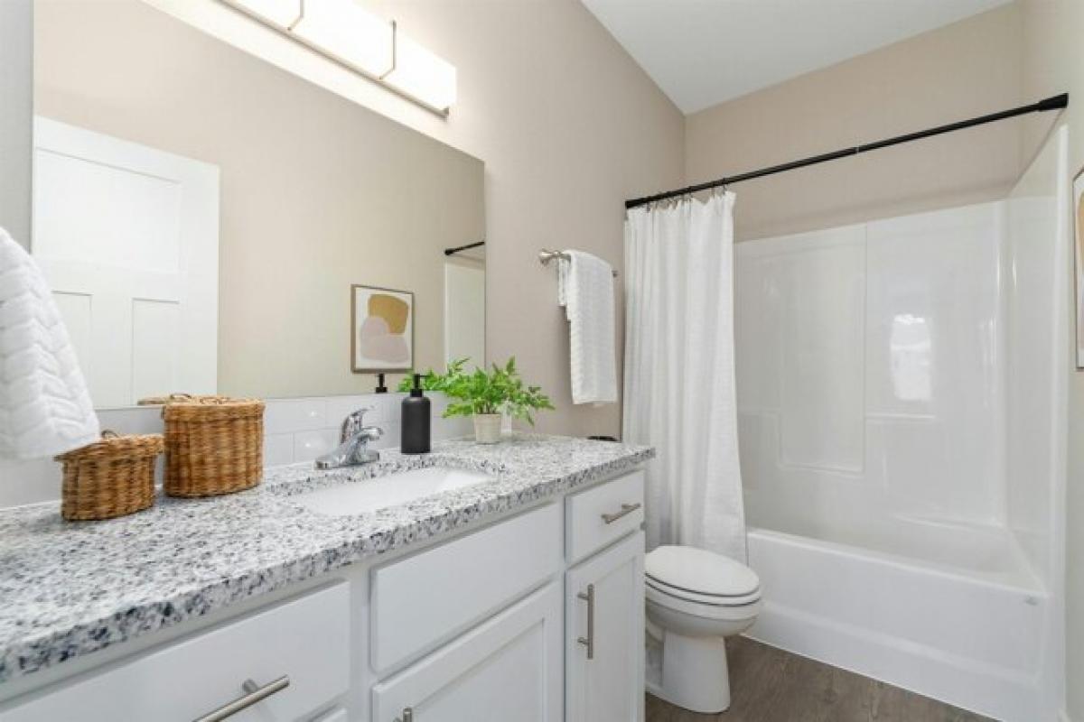 Picture of Home For Sale in Wichita, Kansas, United States