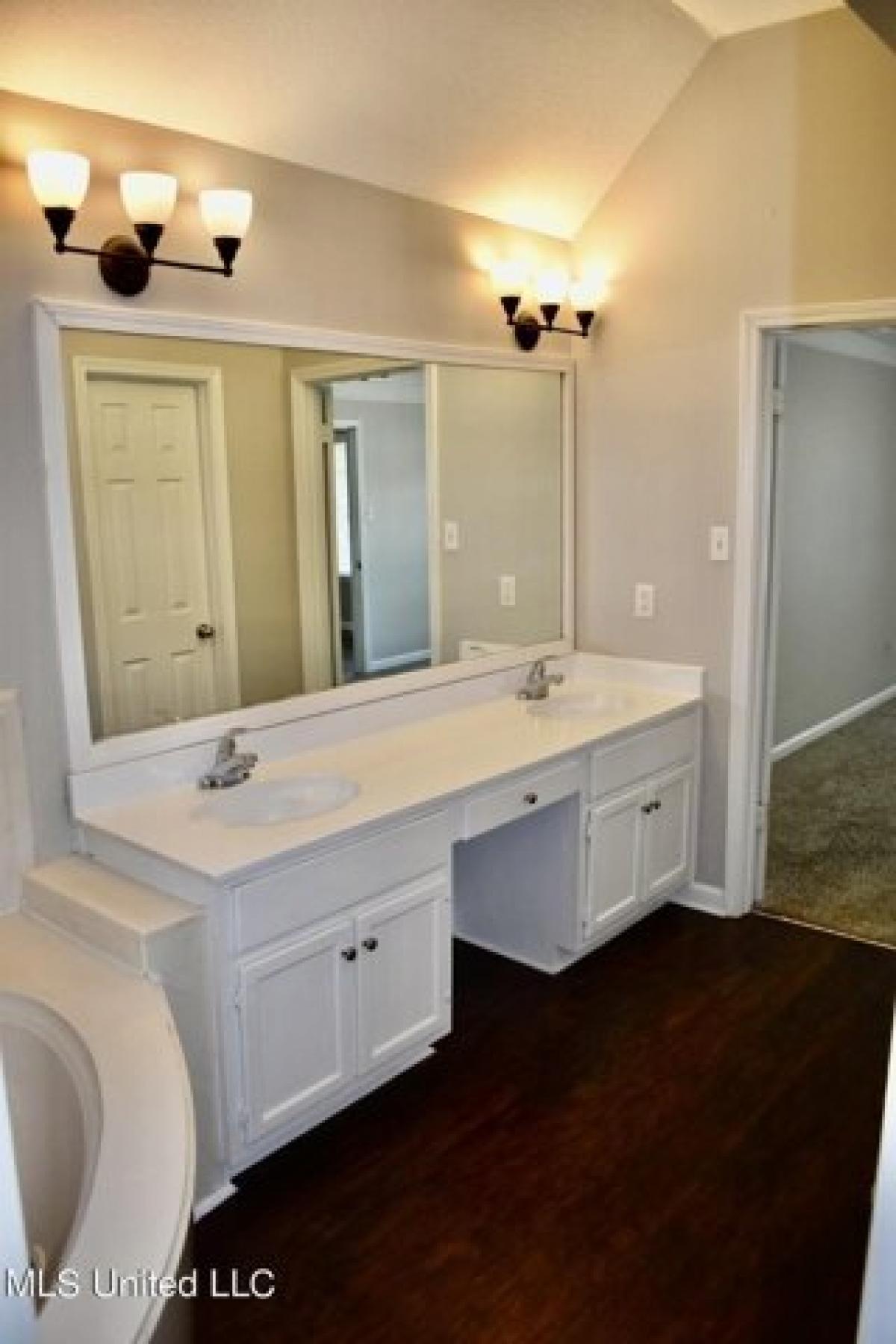 Picture of Home For Sale in Southaven, Mississippi, United States