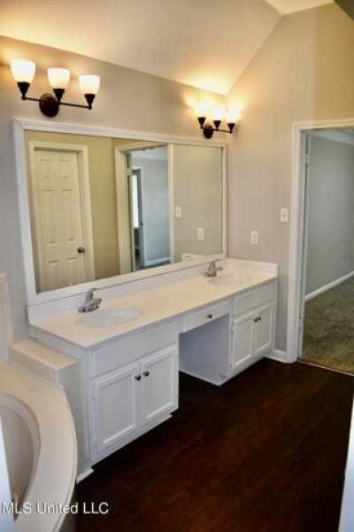 Home For Sale in Southaven, Mississippi