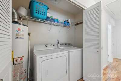 Home For Sale in Hendersonville, North Carolina