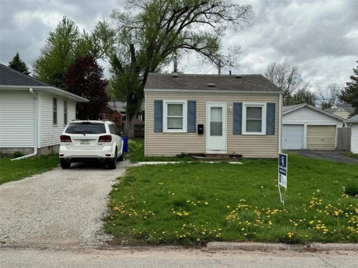 Picture of Home For Sale in Cedar Rapids, Iowa, United States