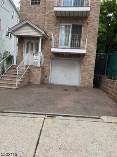 Home For Sale in Newark, New Jersey