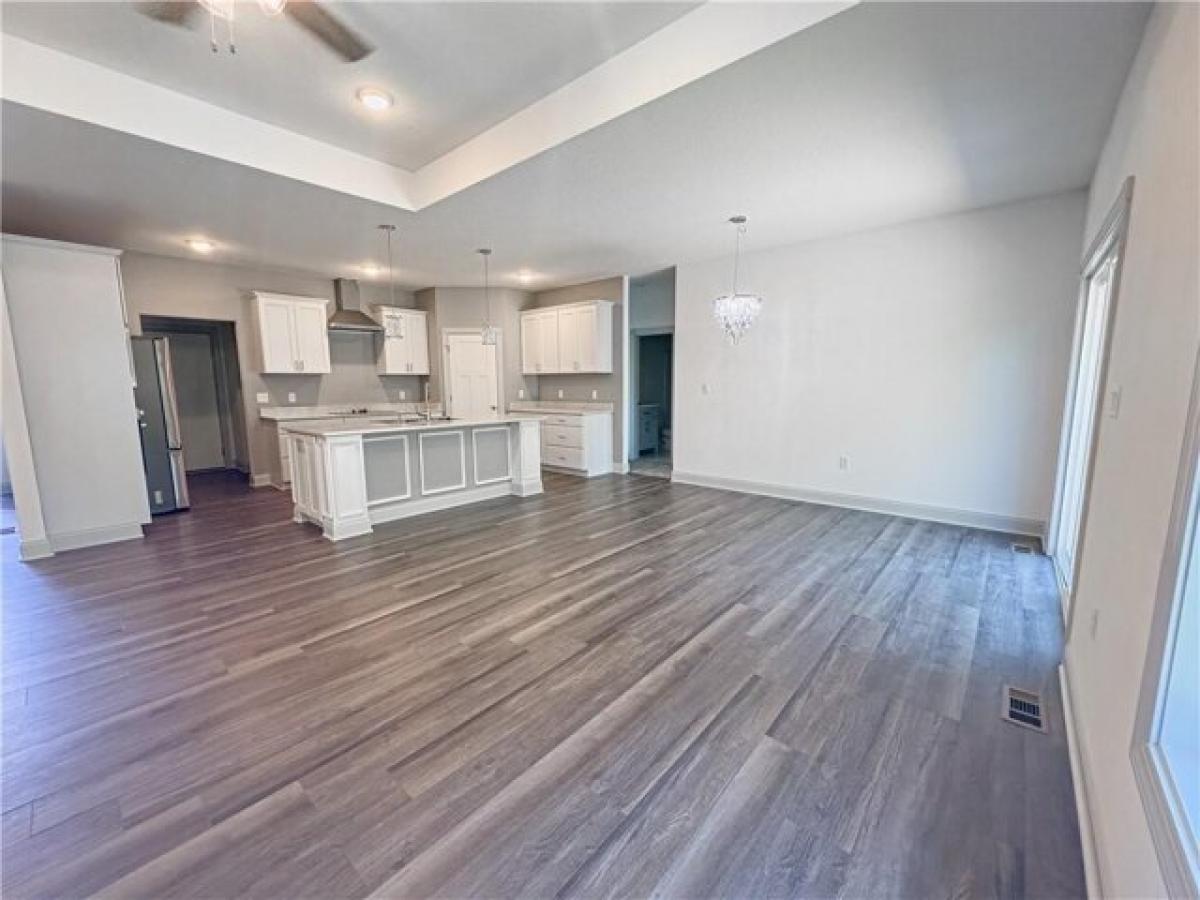 Picture of Home For Sale in Des Moines, Iowa, United States