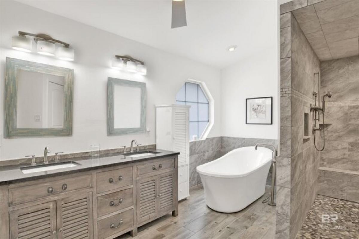 Picture of Home For Sale in Orange Beach, Alabama, United States