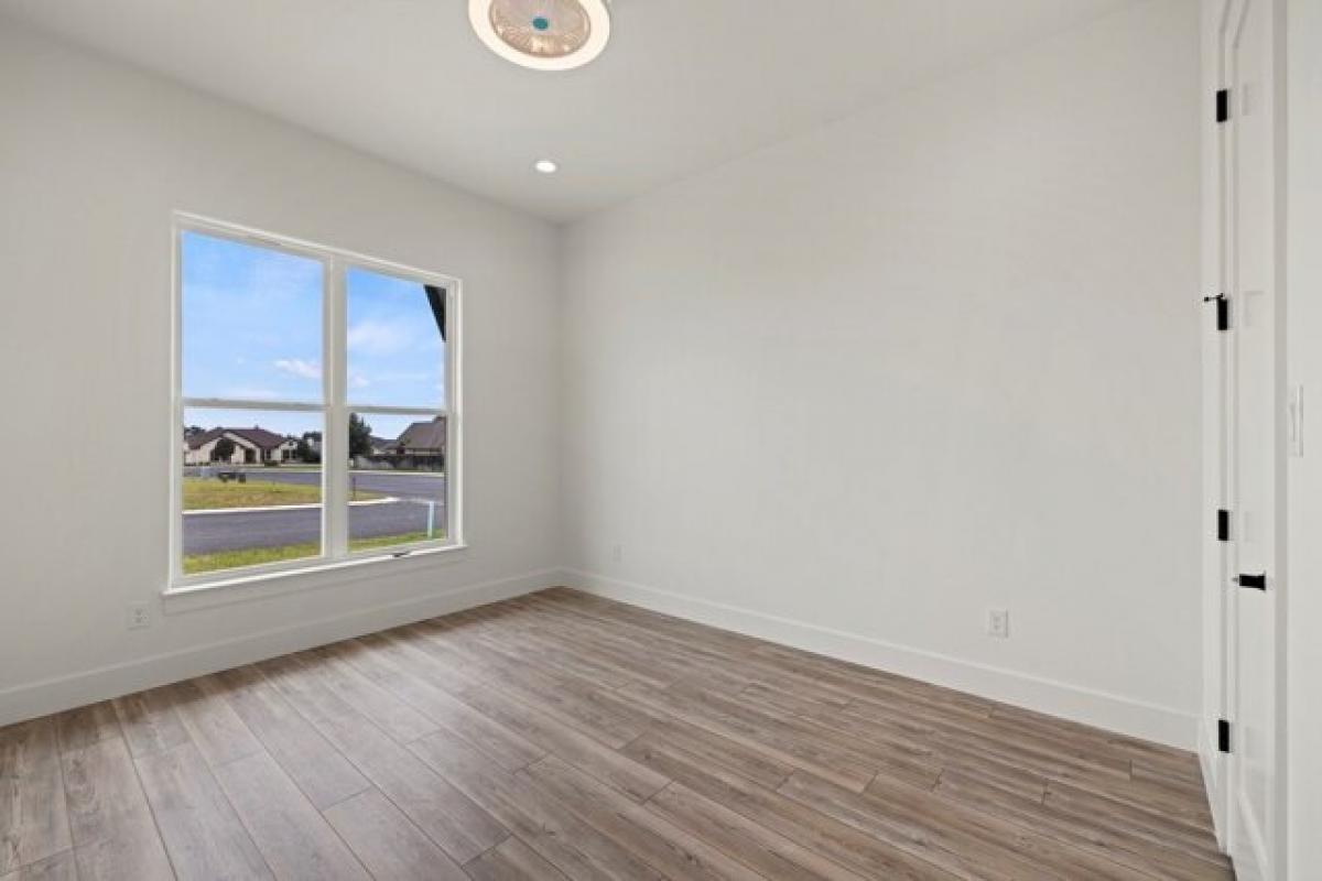 Picture of Home For Sale in Fredericksburg, Texas, United States