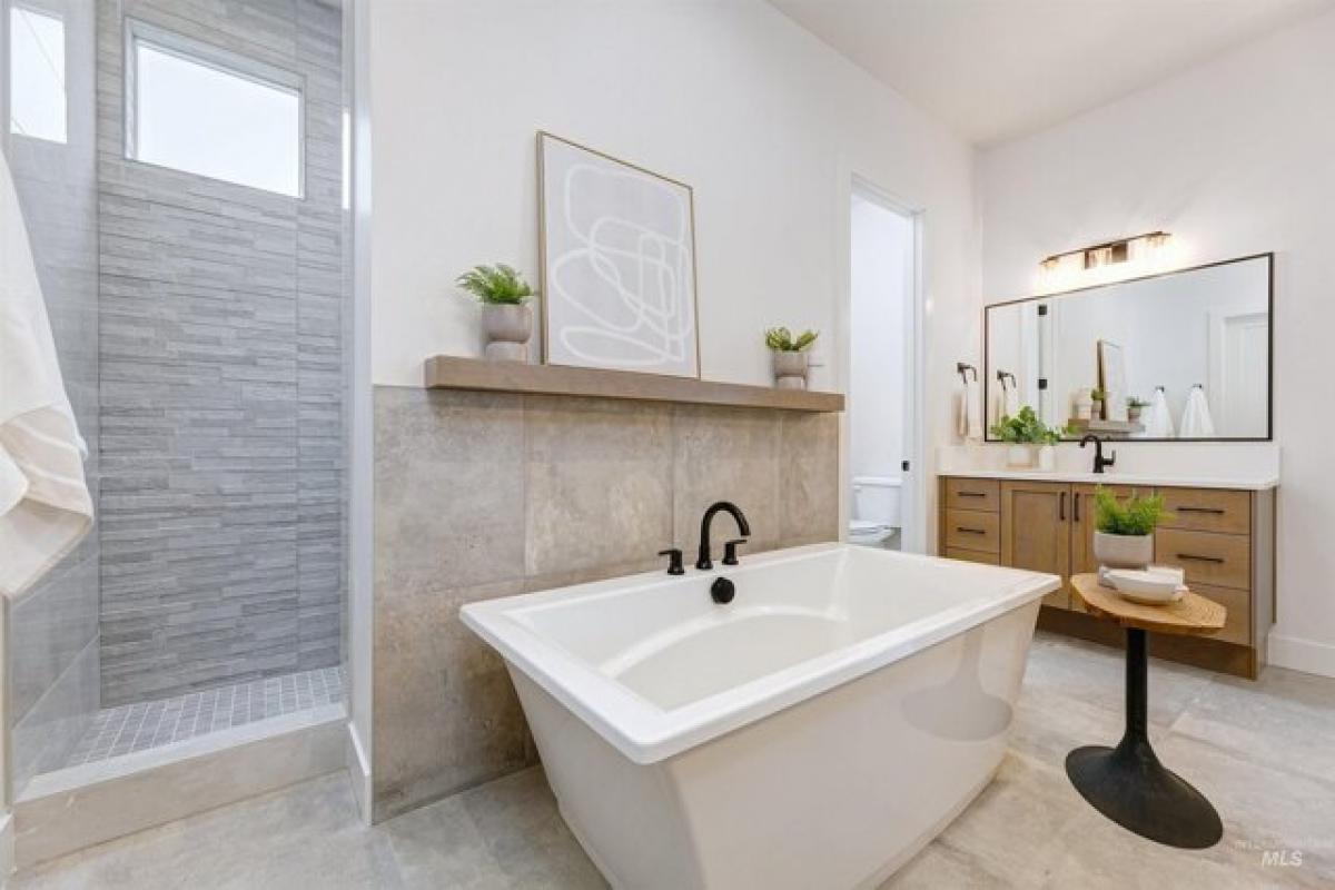 Picture of Home For Sale in Meridian, Idaho, United States