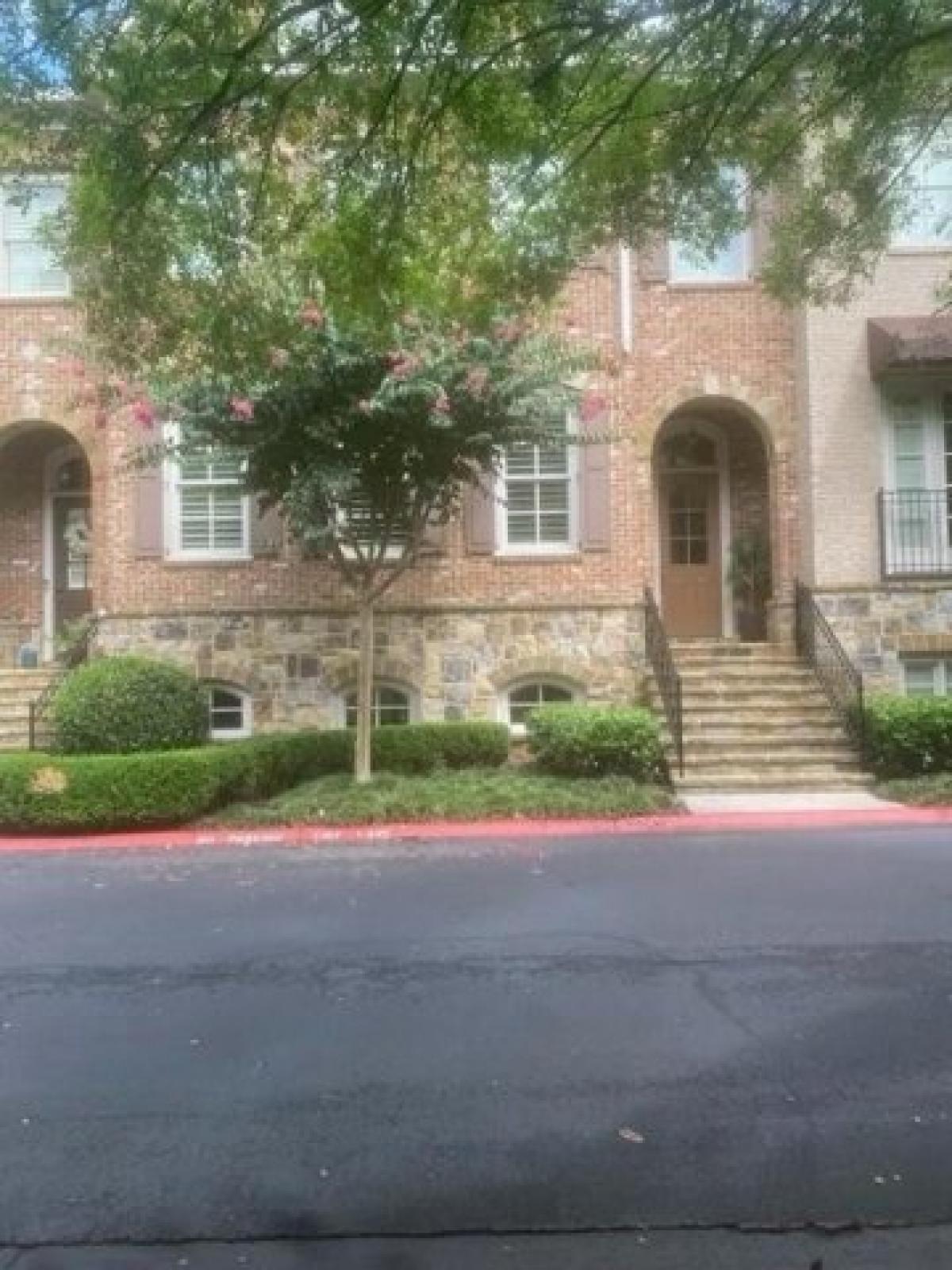 Picture of Home For Sale in Kennesaw, Georgia, United States