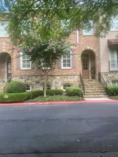 Home For Sale in Kennesaw, Georgia