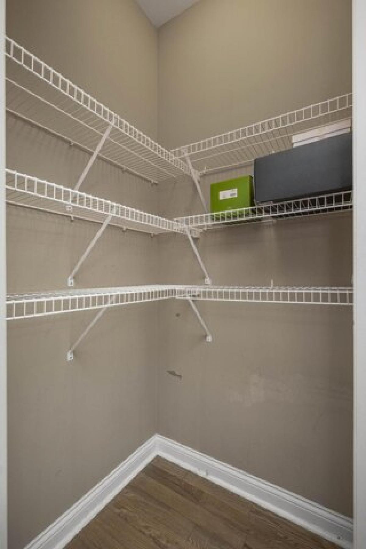 Picture of Home For Sale in Lexington, Kentucky, United States