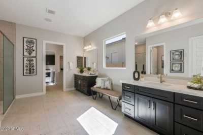 Home For Sale in Goodyear, Arizona