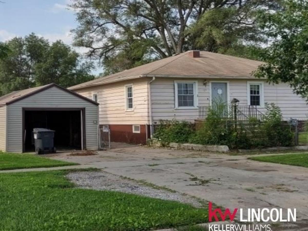 Picture of Home For Sale in Lincoln, Nebraska, United States