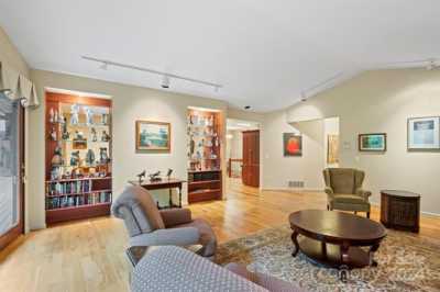 Home For Sale in Flat Rock, North Carolina