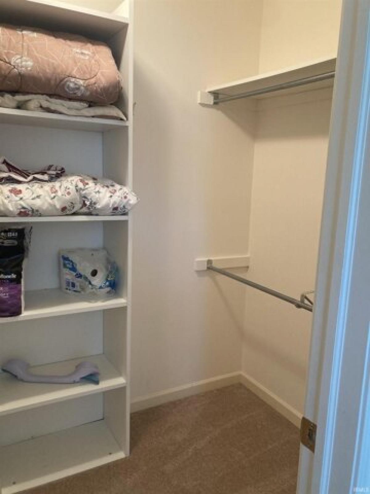 Picture of Home For Sale in Elkhart, Indiana, United States