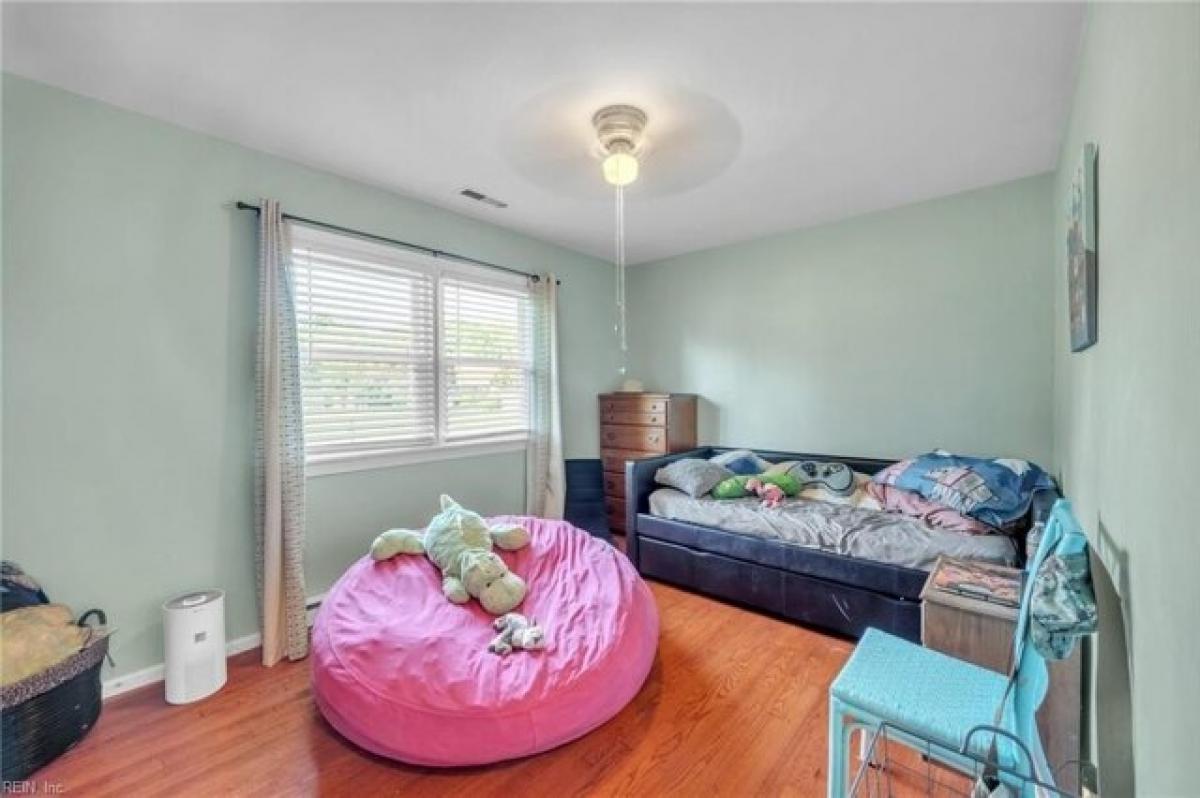 Picture of Home For Sale in Chesapeake, Virginia, United States