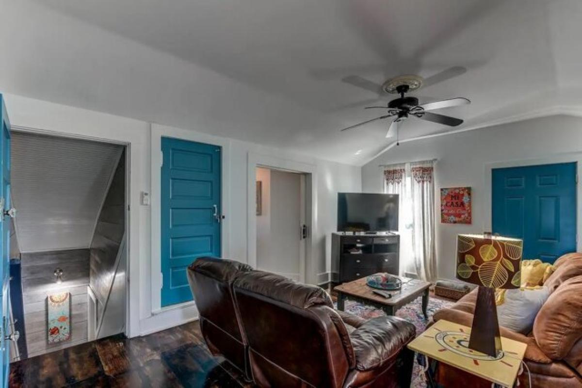 Picture of Home For Sale in Galveston, Texas, United States