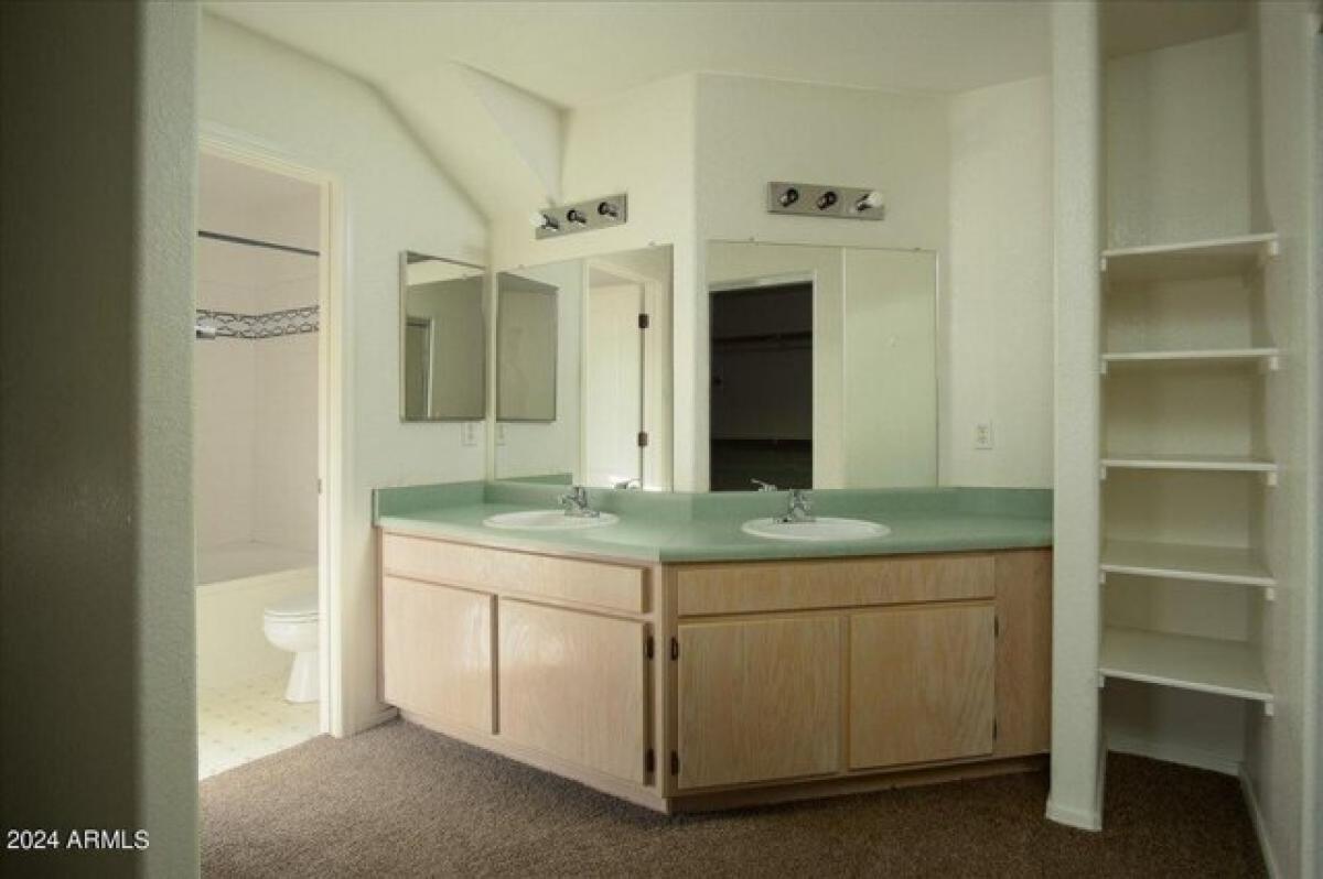 Picture of Home For Sale in Sierra Vista, Arizona, United States