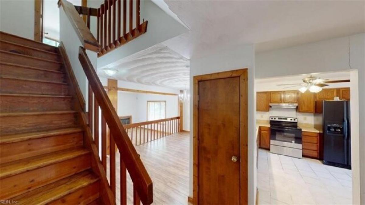 Picture of Home For Sale in Newport News, Virginia, United States