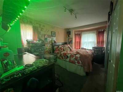 Home For Sale in Huntington Station, New York