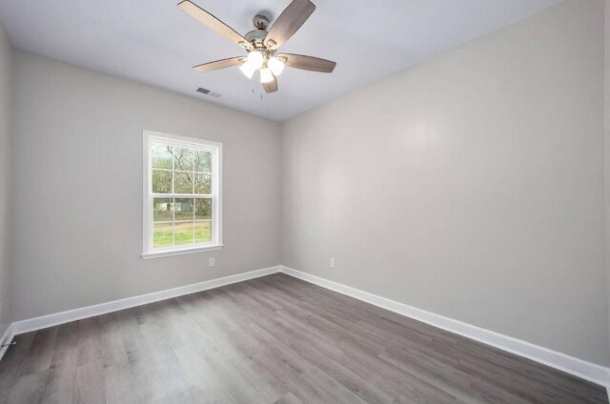 Picture of Home For Sale in Jackson, Tennessee, United States