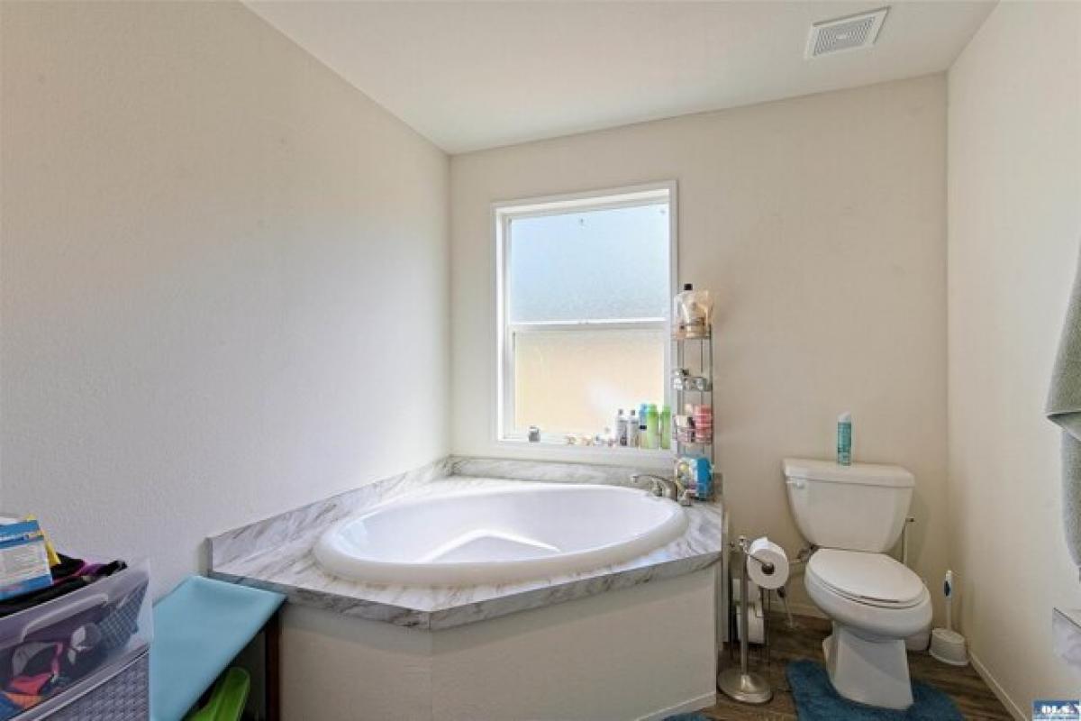 Picture of Home For Sale in Sequim, Washington, United States