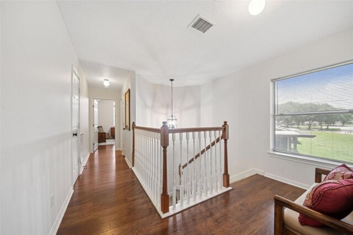 Picture of Home For Sale in Willis, Texas, United States