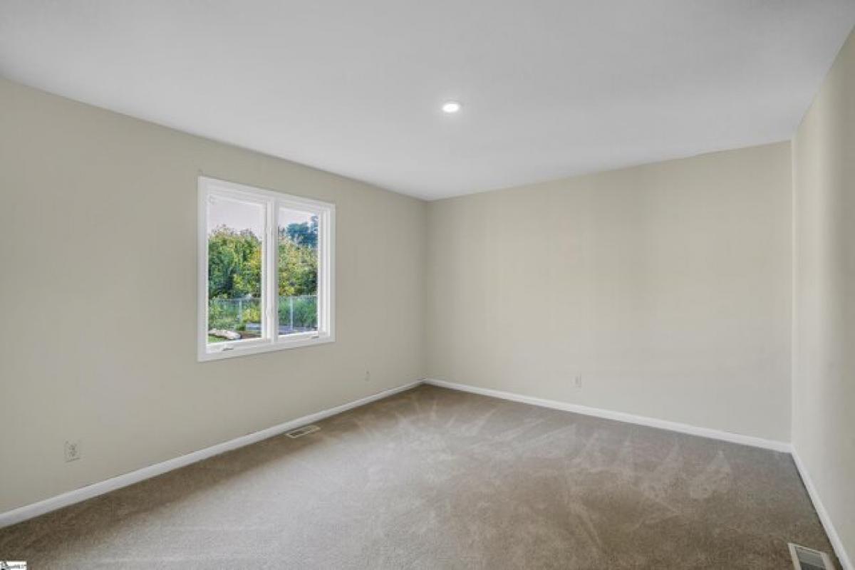 Picture of Home For Sale in Spartanburg, South Carolina, United States