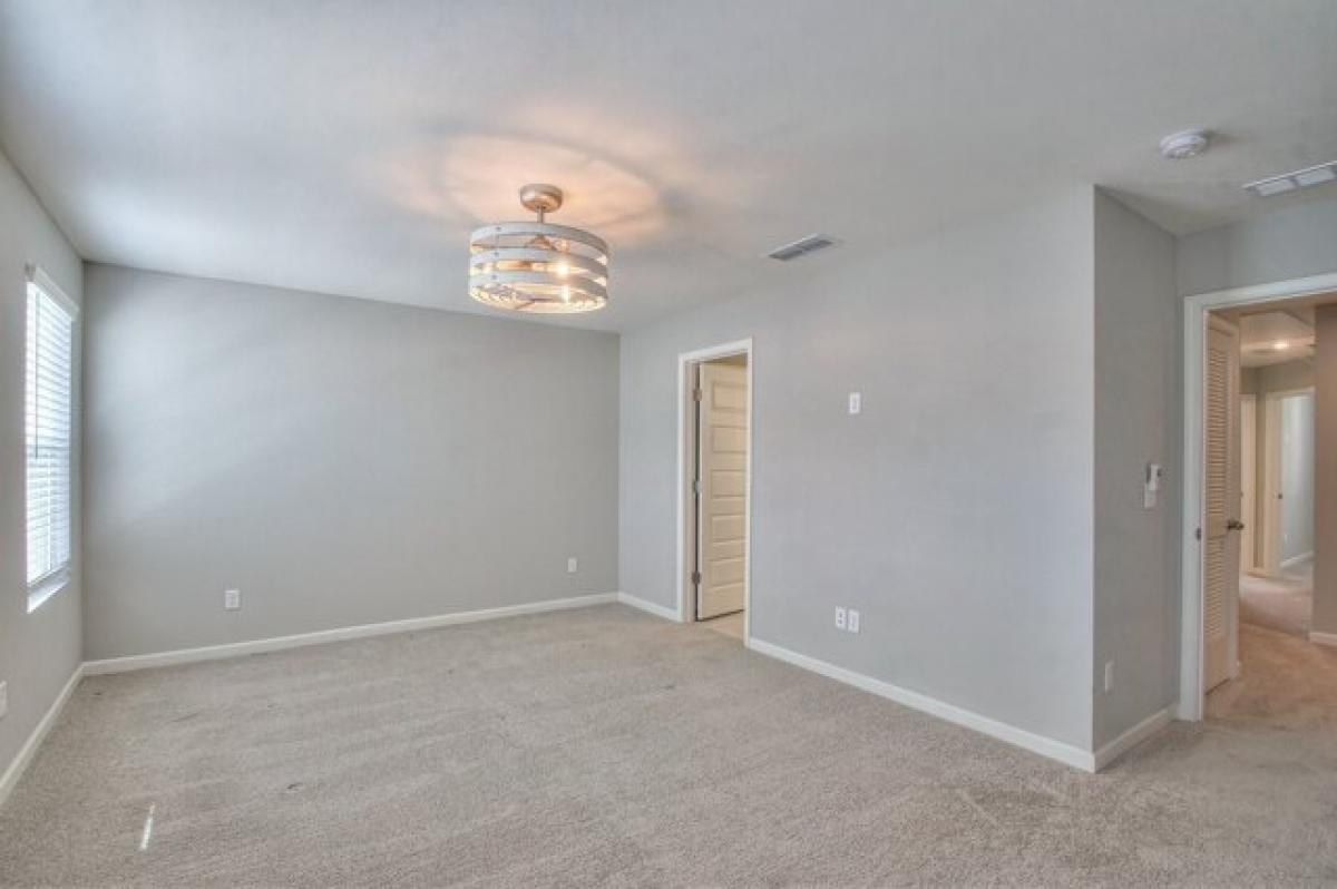 Picture of Home For Sale in Lebanon, Tennessee, United States