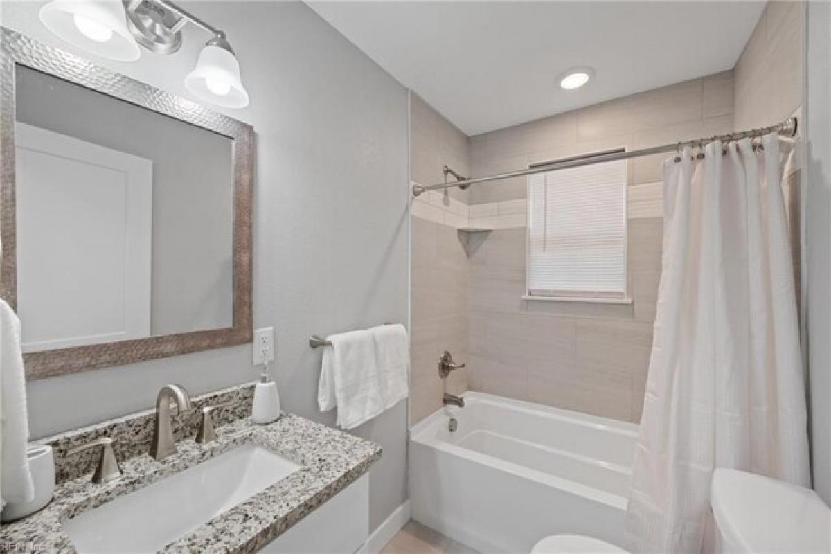 Picture of Home For Sale in Chesapeake, Virginia, United States