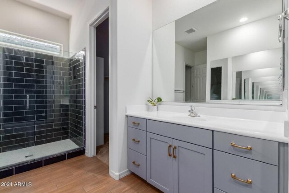 Picture of Home For Sale in Litchfield Park, Arizona, United States