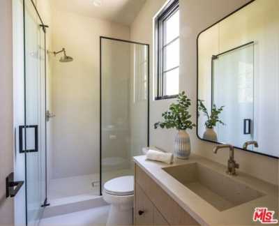 Home For Sale in Encino, California